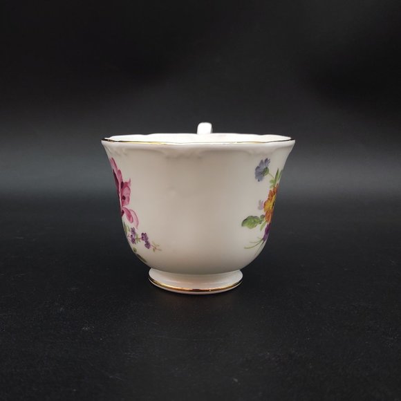 Aynsley Tea Cup and Saucer - Picture 7 of 11